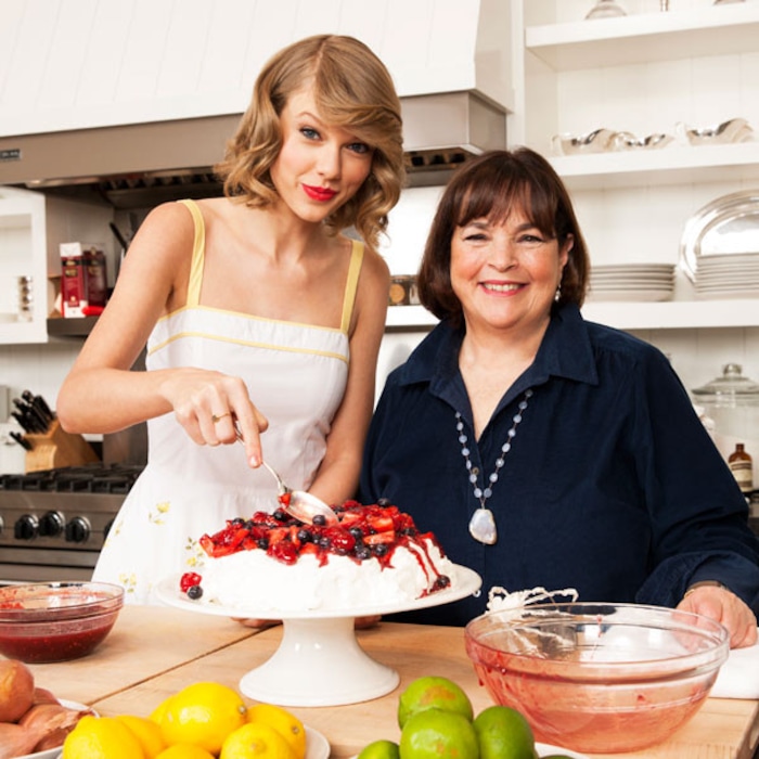 Taylor Swift Day Drinks With Barefoot Contessa Host Ina Garten And Tries Her First Ever Whiskey Sour E Online
